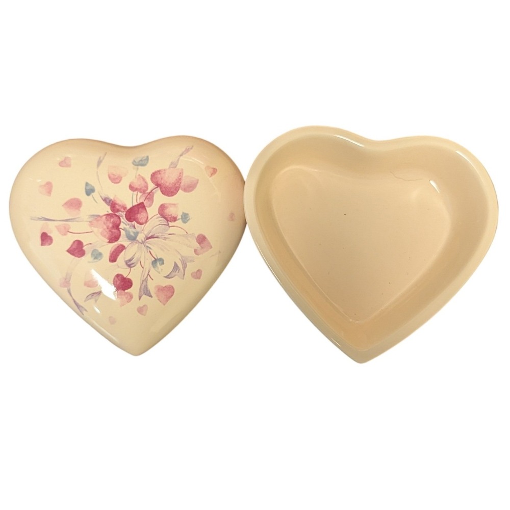 Vintage  Russ Berrie Heart Trinket Box Cream Ceramic Pink Heart Floral 4 Inch